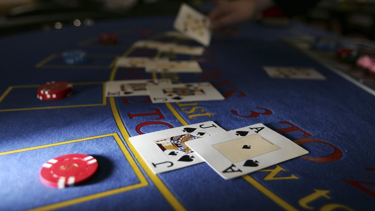 Exploring the Latest Trends in Casino Gaming: What’s Hot and What’s Not